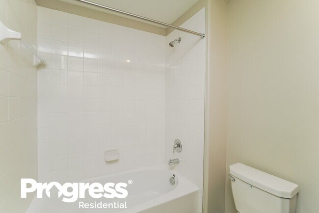 Building Photo - 8460 Houndstooth Enclave Dr