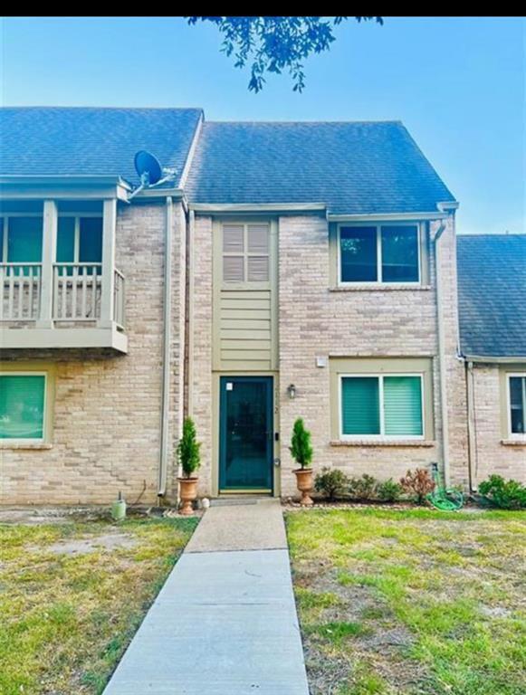 Building Photo - 2112 Greenbriar Colony Dr