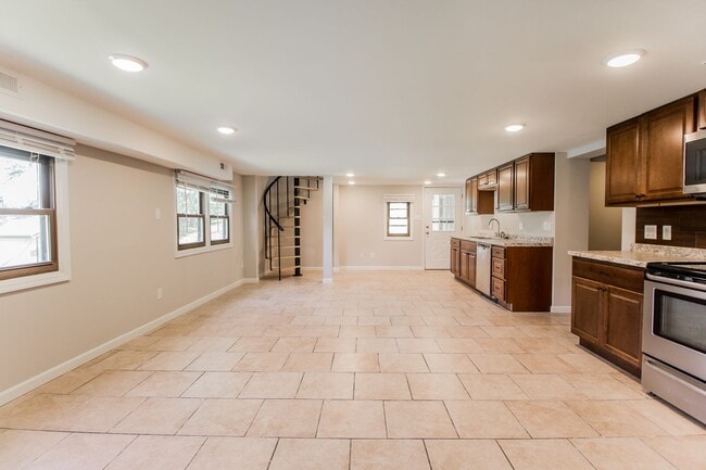 Building Photo - 2242 Zumbehl Rd