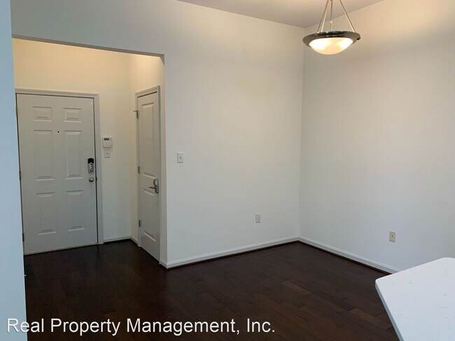 Building Photo - 1 br, 1 bath House - 730 Walker Sq, Apt #4B