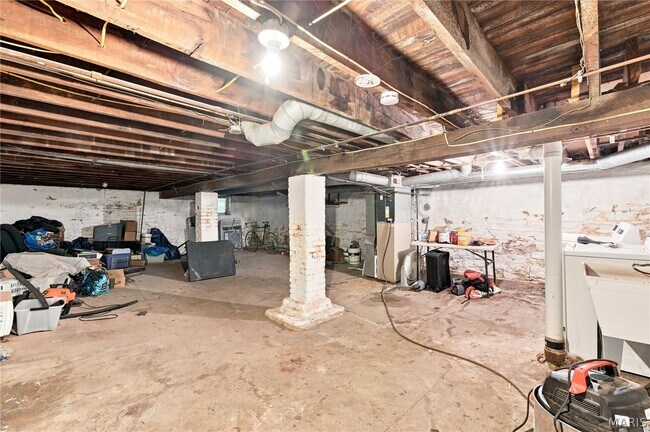 Building Photo - 5446 Christy Ave