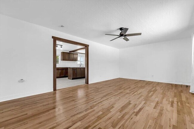 Building Photo - 1340 Rayburn Dr