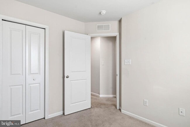 Building Photo - 28971 St Thomas Blvd