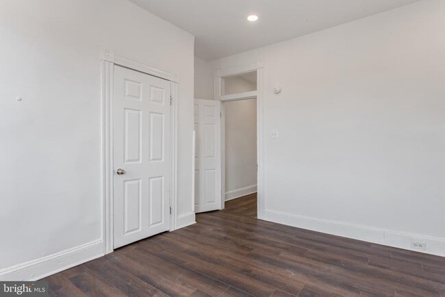 Building Photo - 2212 W Fayette St