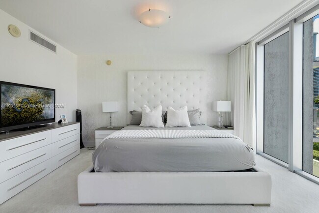 Building Photo - 7928 East Dr