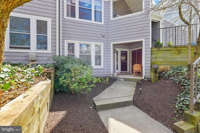 Building Photo - 7860 Mayfair Cir