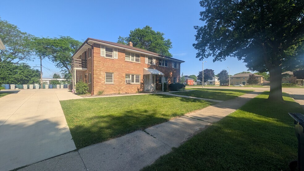 Building Photo - 7259 W Lakefield Dr