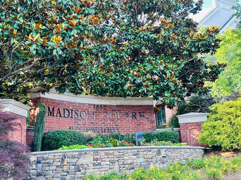 Building Photo - 1850 Cotillion Dr