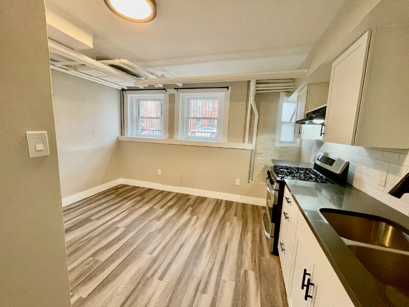 Building Photo - 1575 N Gaylord St