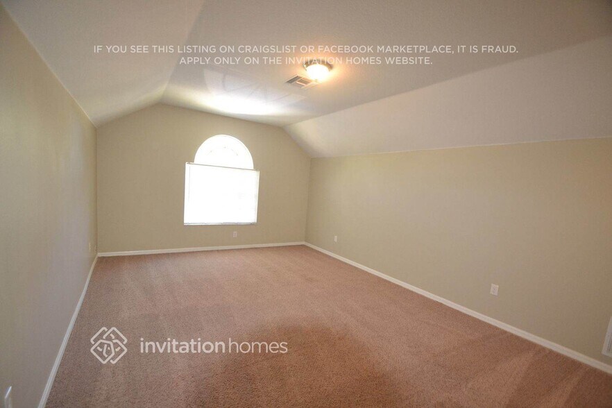 Building Photo - 1413 W River Ct