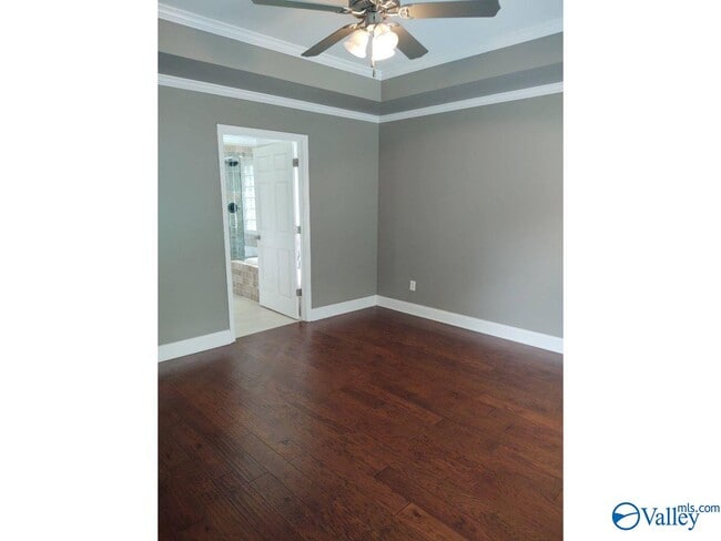 Building Photo - 3102 Connomara Ct SE