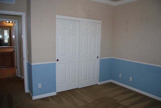 Building Photo - 2 Bedroom, 2 Bathroom Townhome in Damonte Ranch