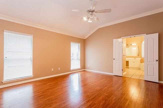 Building Photo - 4 br, 2 bath House - 2407 Tivoli Dr