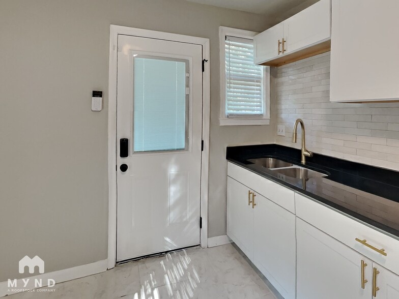 Building Photo - 1319 Campbellton Rd SW