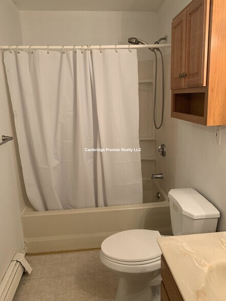 Building Photo - 130 Talbot Ave