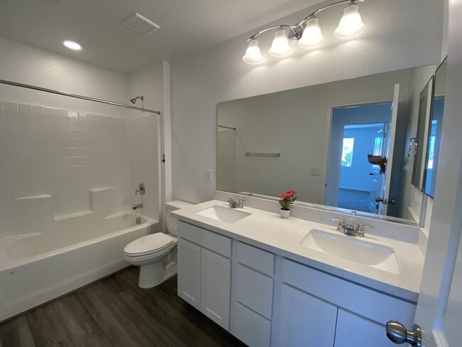 Building Photo - 2212 Stone Well Rd