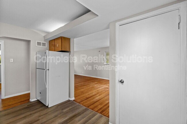 Building Photo - 10721 Spring Garden Dr