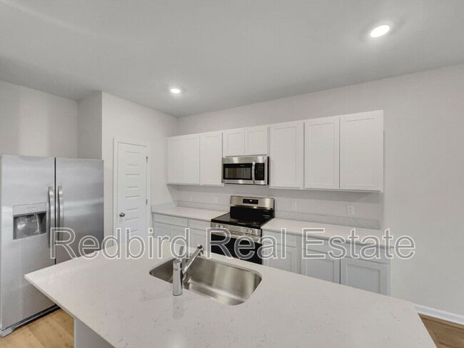 Building Photo - 1611 Manuka Ln