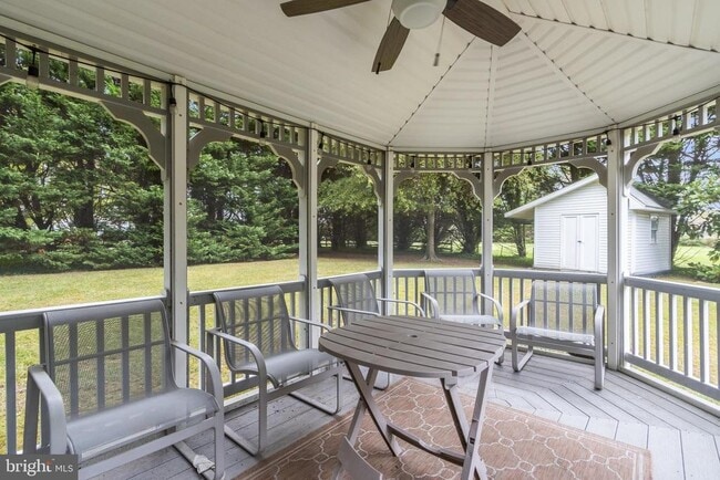 Building Photo - 37487 Burton Ct