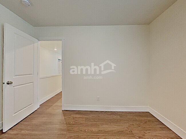Building Photo - 2108 104th Dr SE