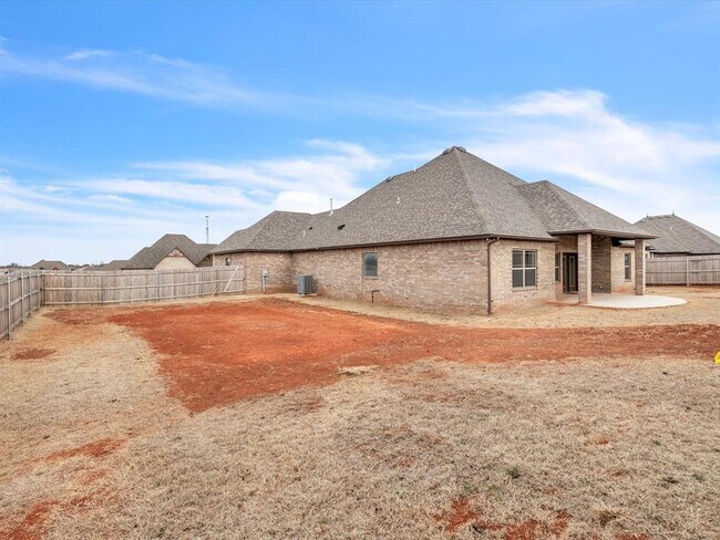 Building Photo - 1027 Kimberlin Ln