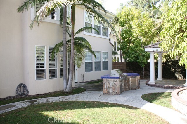 Building Photo - 42 Clear Creek