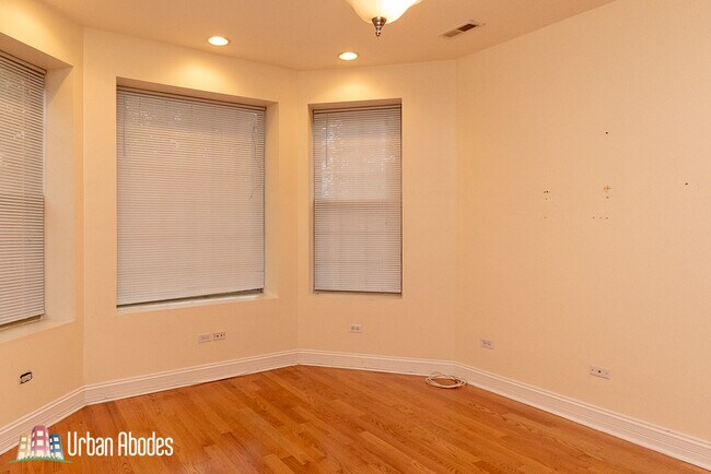 Building Photo - 2537 N Kildare Ave