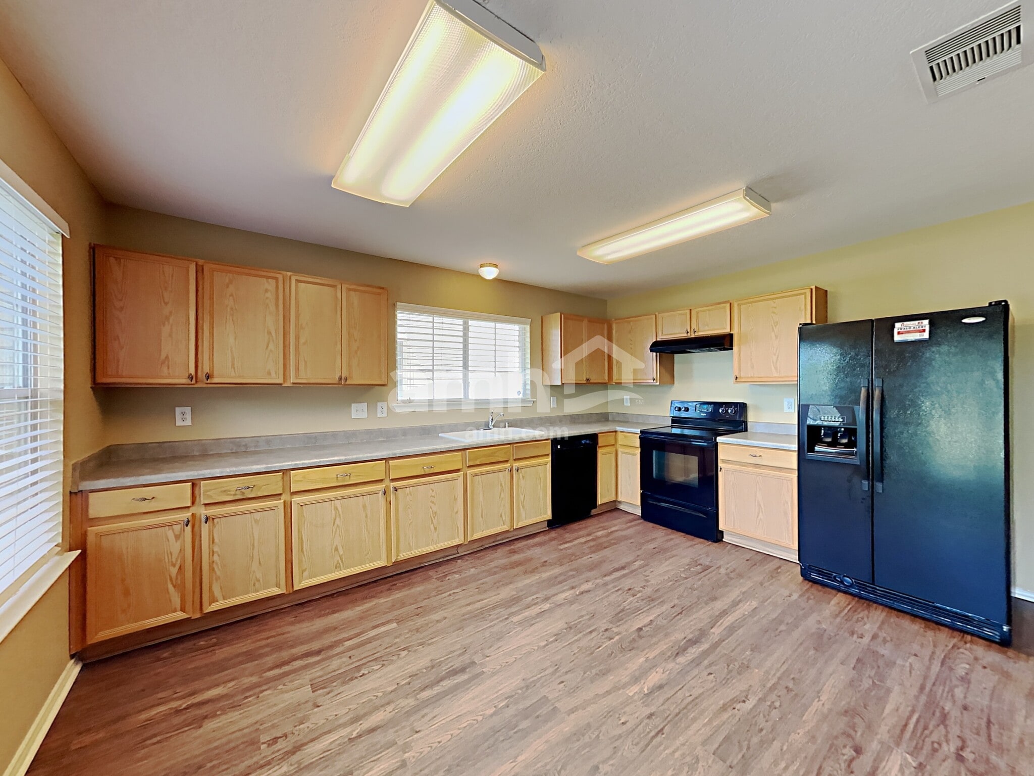 Building Photo - 1303 Range Fld