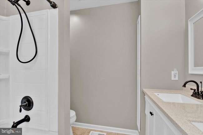 Building Photo - 751 Chanticleer