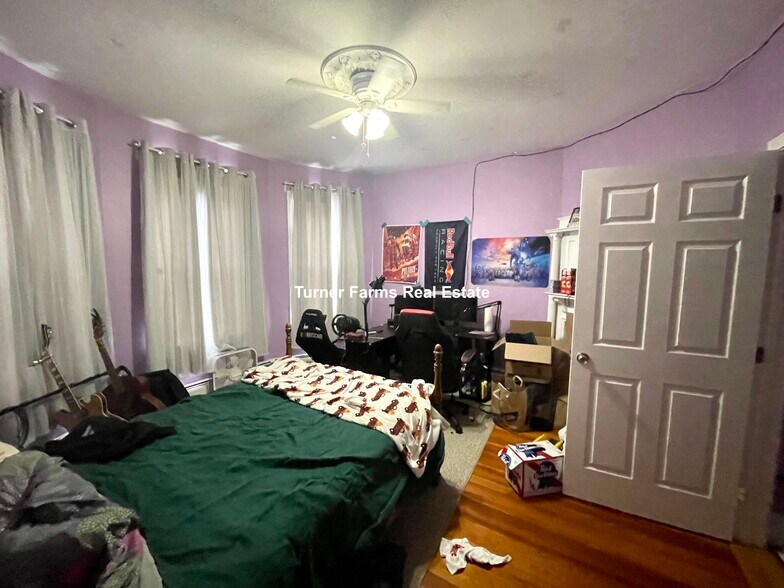 Building Photo - 12 Bucknam St