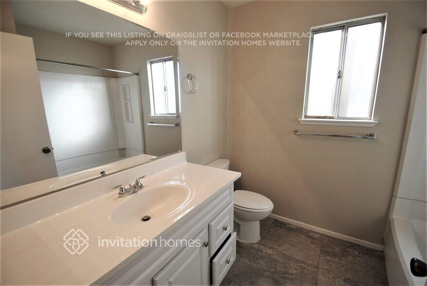 Building Photo - 14 La Jacque Ct