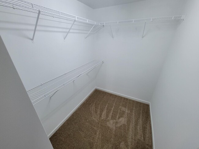 Building Photo - Stunning 4-Bedroom Home for Rent – Availab...