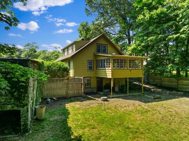Building Photo - 50 Grove Hill Park