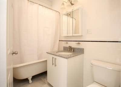 Primary Photo - 105 Queensberry St
