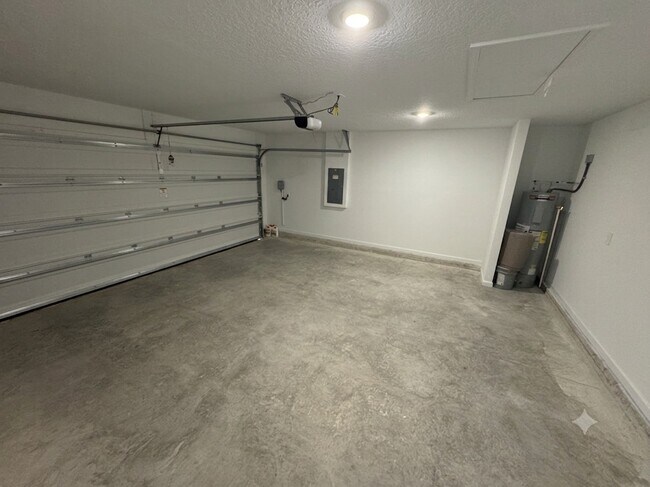 Building Photo - 88 Rose Dr