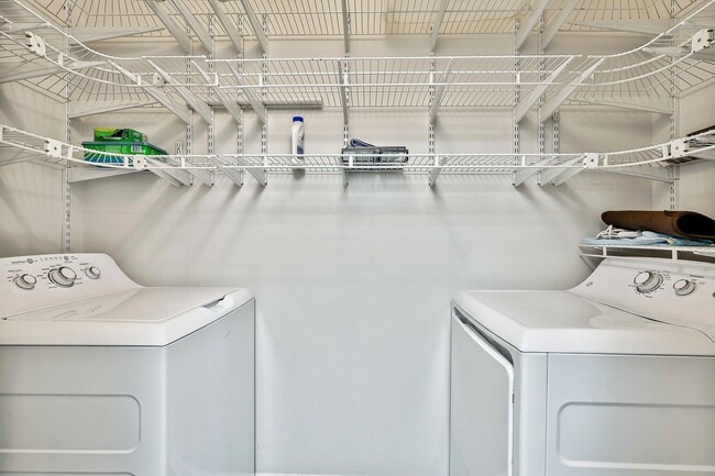 Building Photo - Fully Furnished 3BR Home in Fayetteville. Flexible Lease Options!