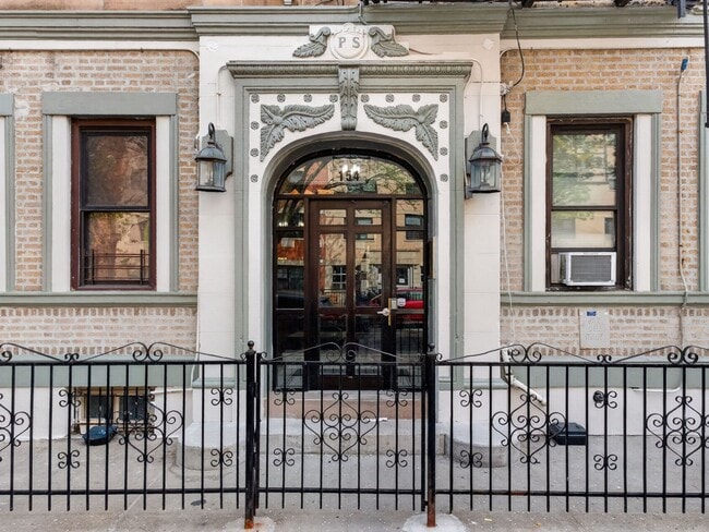 Building Photo - 154 S 3rd St