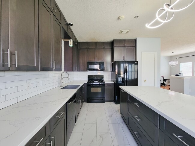 Building Photo - 714 Yawl Ct