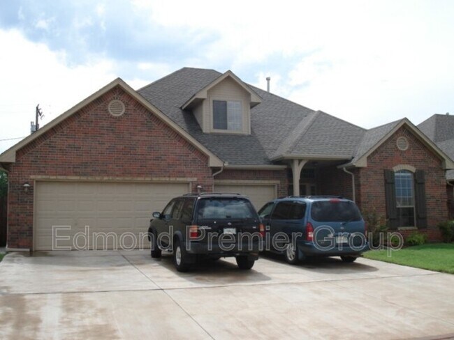 Building Photo - 17320 Hardwood Pl