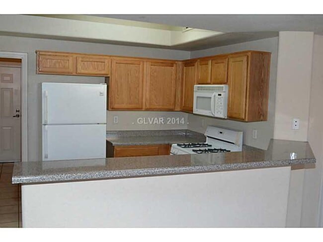 Building Photo - Jasmine Ranch Gated Two Bed Condo!!