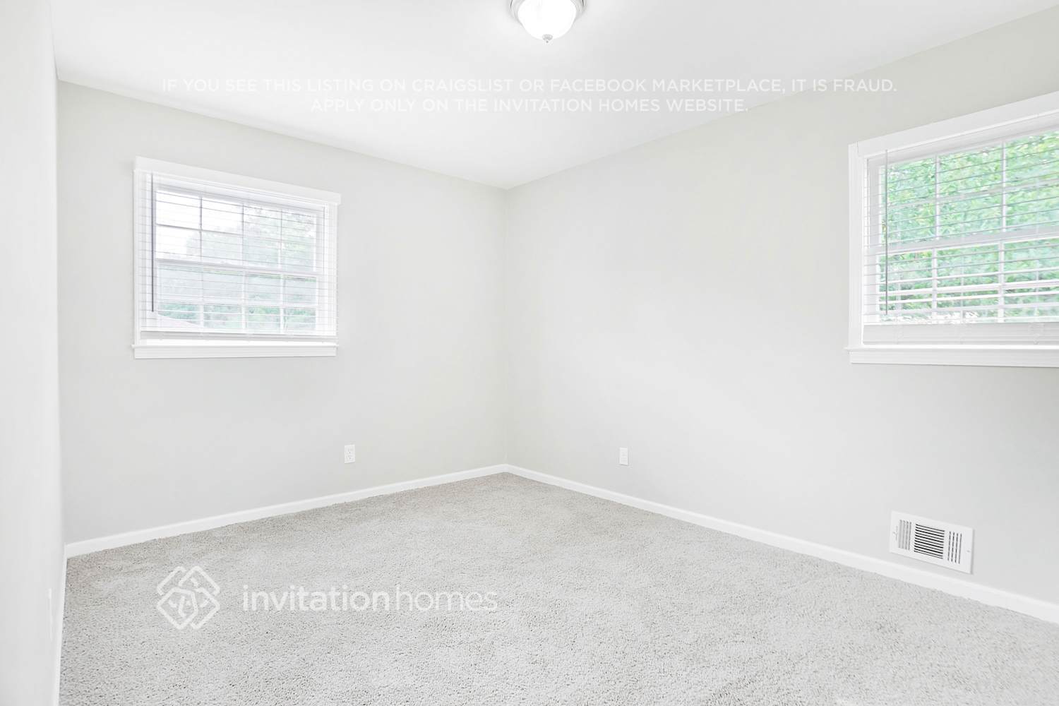 Building Photo - 2675 Jamestown Way