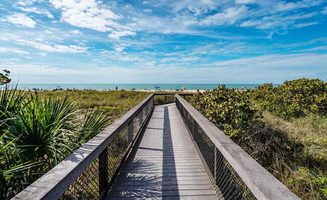 Building Photo - Gorgeous Venice home near beaches and town and highways