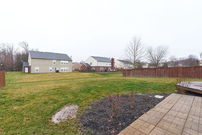 Building Photo - Large 4 Bedroom and Brownsburg Schools!