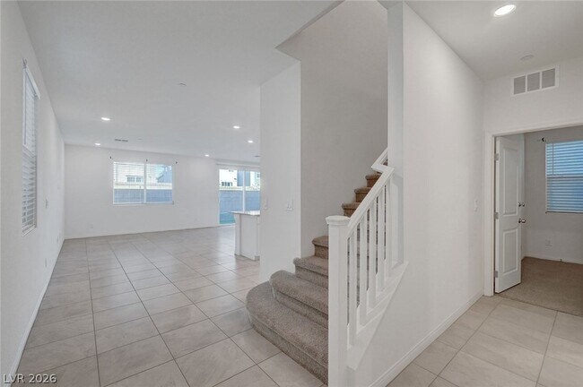 Building Photo - 8454 Vacarez Dr