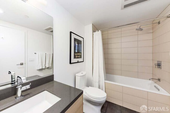 Building Photo - 718 Long Bridge St