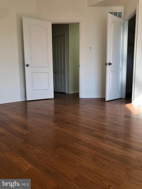 Building Photo - 4202 Quaker Ct