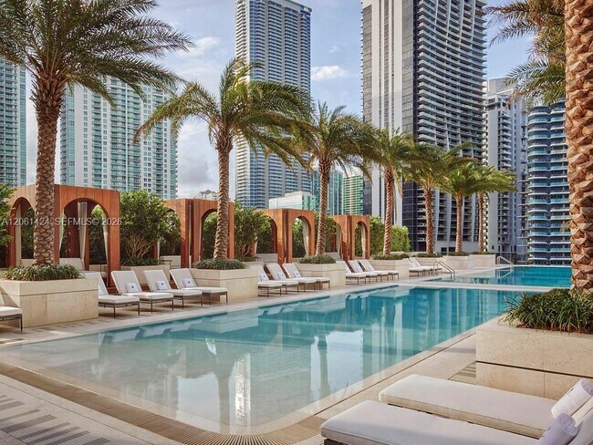 Building Photo - 801 S Miami Ave