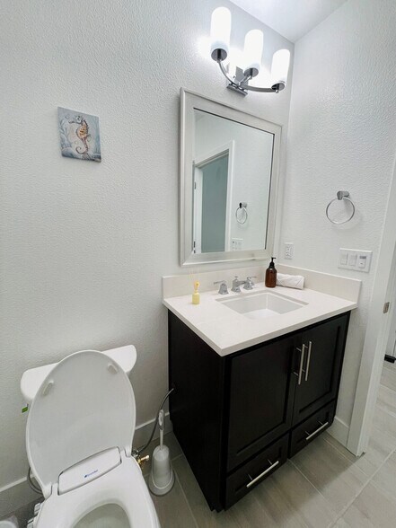 Building Photo - 8742 Hayes Cir