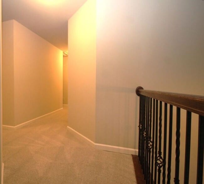 Building Photo - Brookside Crossing!