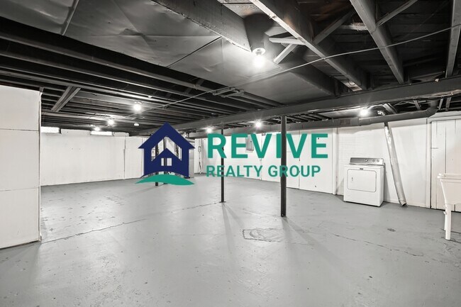 Building Photo - 13232 Hemingway St